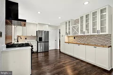 Kitchen - 6705 Cabin John Rd, Springfield, VA 22150 photo 5 of 5