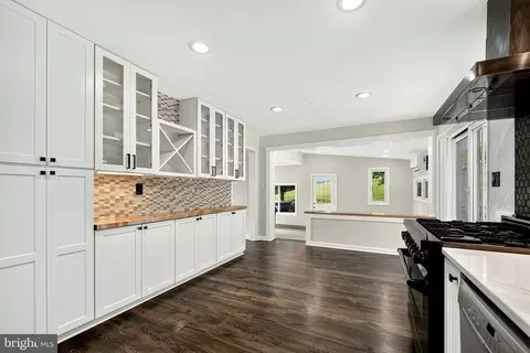 Kitchen - 6705 Cabin John Rd, Springfield, VA 22150 photo 2 of 5