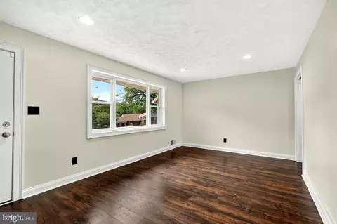 Living - 6705 Cabin John Rd, Springfield, VA 22150 photo 7 of 7