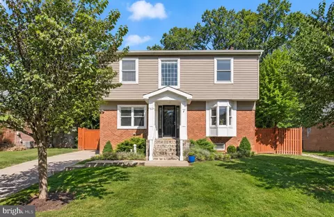 7406 Valleycrest Blvd, Annandale, VA 22003