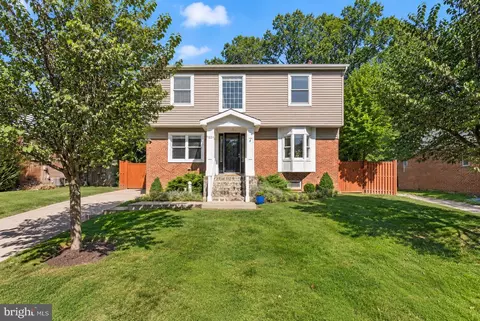 7406 Valleycrest Blvd, Annandale, VA 22003