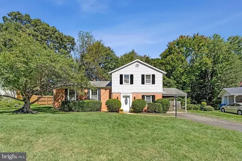 6544 Sulky Ln, Annandale, VA 22003