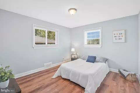 Bedroom - 6009 Grayson St, Springfield, VA 22150 photo 5 of 13