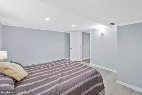 Bedroom - 6009 Grayson St, Springfield, VA 22150 photo 10 of 13