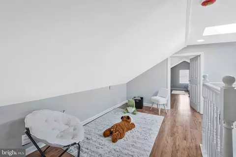 Entry Way - 6009 Grayson St, Springfield, VA 22150 photo 5 of 10