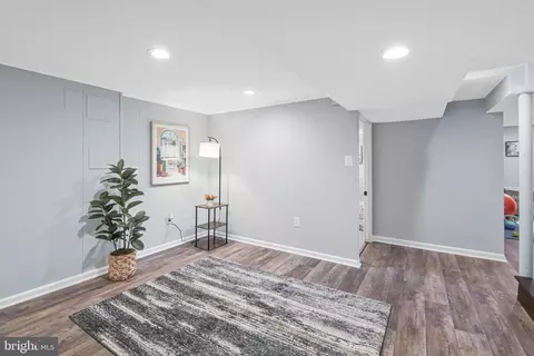 Entry Way - 6009 Grayson St, Springfield, VA 22150 photo 10 of 10