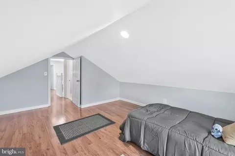 Entry Way - 6009 Grayson St, Springfield, VA 22150 photo 7 of 10