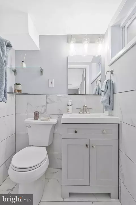Bath - 6009 Grayson St, Springfield, VA 22150 photo 9 of 9