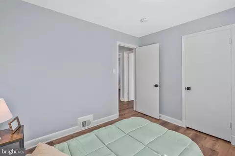 Entry Way - 6009 Grayson St, Springfield, VA 22150 photo 1 of 10
