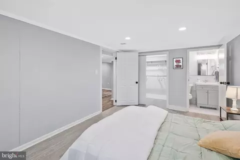 Bedroom - 6009 Grayson St, Springfield, VA 22150 photo 12 of 13