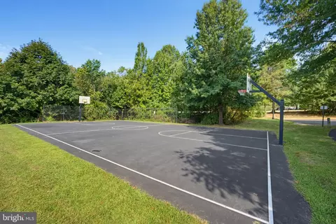 Other - 4118 River Forth Dr, Fairfax, VA 22030 photo 10 of 12