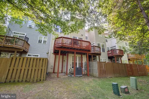 Exterior - 4118 River Forth Dr, Fairfax, VA 22030 photo 8 of 8