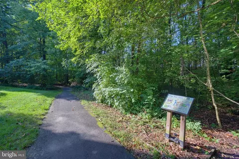 View/Area - 4118 River Forth Dr, Fairfax, VA 22030 photo 1 of 1