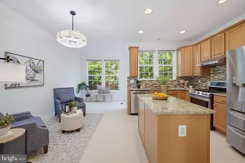 Kitchen - 4118 River Forth Dr, Fairfax, VA 22030 photo 6 of 7