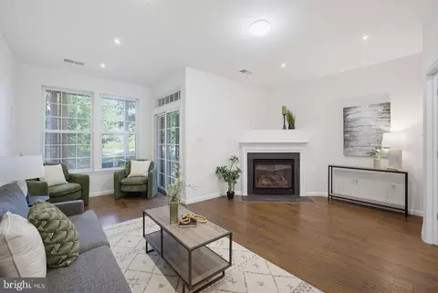 Living - 4118 River Forth Dr, Fairfax, VA 22030 photo 1 of 5