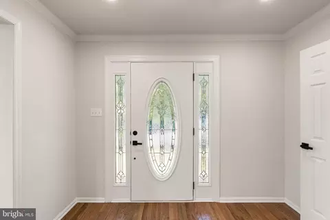 Entry Way - 6121 Winnepeg Dr, Burke, VA 22015 photo 2 of 22