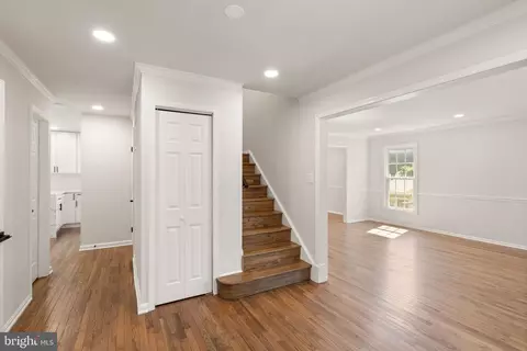 Entry Way - 6121 Winnepeg Dr, Burke, VA 22015 photo 1 of 22