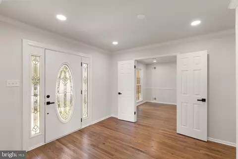 Entry Way - 6121 Winnepeg Dr, Burke, VA 22015 photo 3 of 22