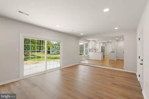 Living - 6121 Winnepeg Dr, Burke, VA 22015 photo 20 of 20