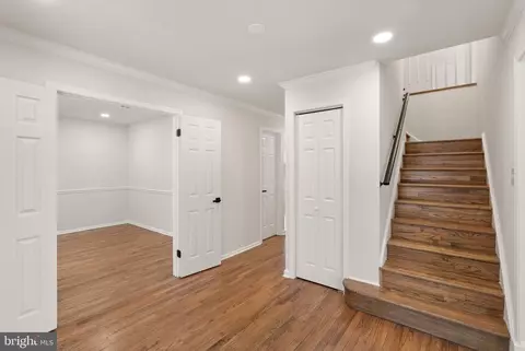 Entry Way - 6121 Winnepeg Dr, Burke, VA 22015 photo 15 of 22