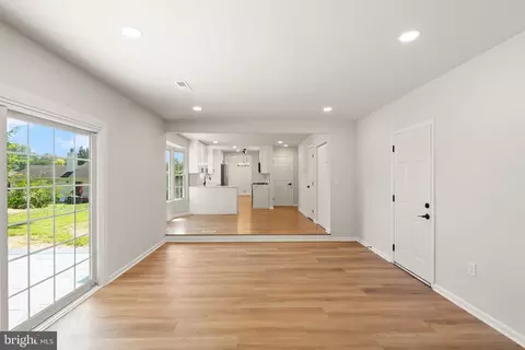 Living - 6121 Winnepeg Dr, Burke, VA 22015 photo 19 of 20