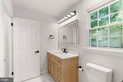 Bath - 6121 Winnepeg Dr, Burke, VA 22015 photo 12 of 18