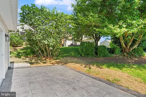 Exterior - 6121 Winnepeg Dr, Burke, VA 22015 photo 15 of 18