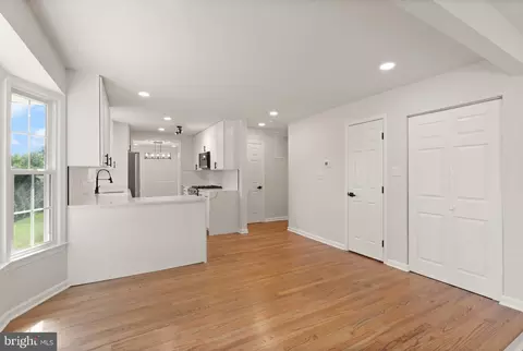 Entry Way - 6121 Winnepeg Dr, Burke, VA 22015 photo 11 of 22