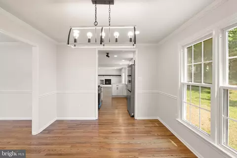 Entry Way - 6121 Winnepeg Dr, Burke, VA 22015 photo 6 of 22