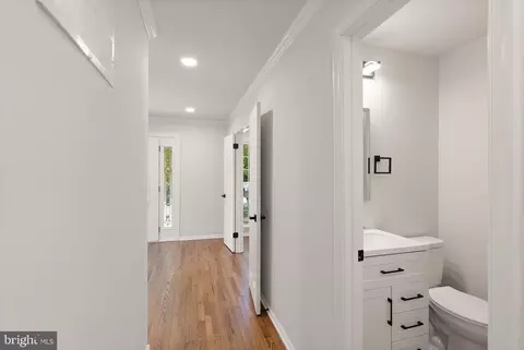 Entry Way - 6121 Winnepeg Dr, Burke, VA 22015 photo 14 of 22
