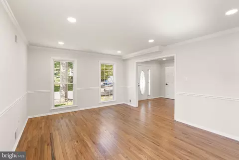 Living - 6121 Winnepeg Dr, Burke, VA 22015 photo 5 of 20