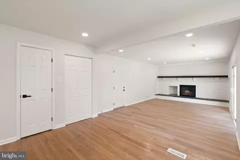 Living - 6121 Winnepeg Dr, Burke, VA 22015 photo 14 of 20