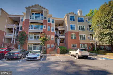 4210 Mozart Brigade Ln #L, Fairfax, VA 22033
