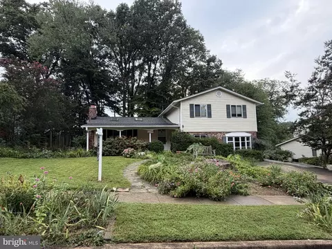 5238 Pommeroy Dr, Fairfax, VA 22032