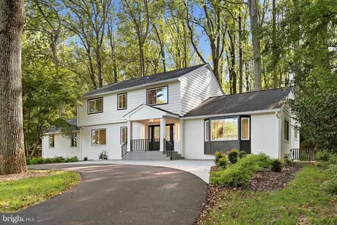 Exterior - 8355 Alvord St, Mclean, VA 22102 photo 5 of 16