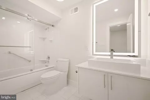 Bath - 8355 Alvord St, Mclean, VA 22102 photo 7 of 7