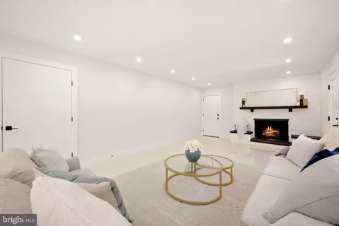 Living - 8355 Alvord St, Mclean, VA 22102 photo 5 of 9