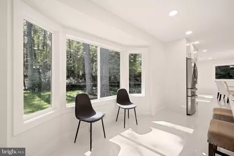 Entry Way - 8355 Alvord St, Mclean, VA 22102 photo 6 of 11