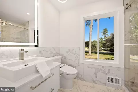 Bath - 8355 Alvord St, Mclean, VA 22102 photo 1 of 7