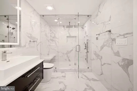 Bath - 8355 Alvord St, Mclean, VA 22102 photo 6 of 7