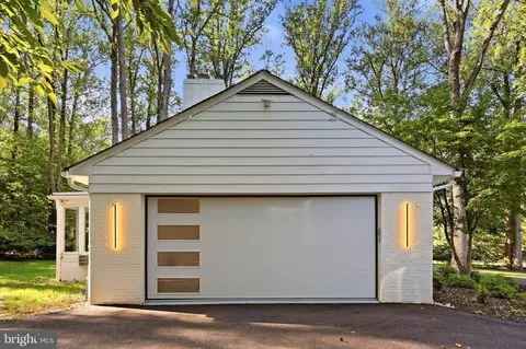Exterior - 8355 Alvord St, Mclean, VA 22102 photo 14 of 16