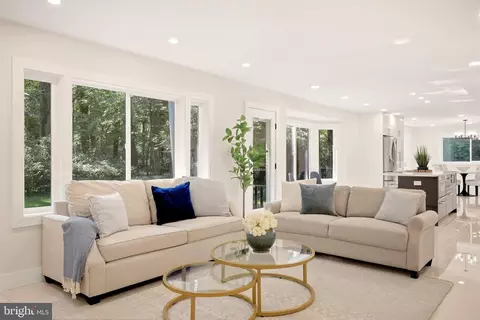 Living - 8355 Alvord St, Mclean, VA 22102 photo 8 of 9