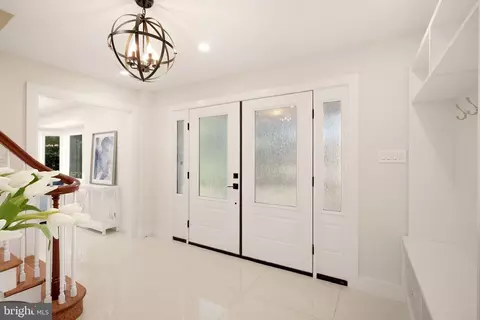 Entry Way - 8355 Alvord St, Mclean, VA 22102 photo 1 of 11