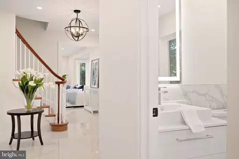 Entry Way - 8355 Alvord St, Mclean, VA 22102 photo 5 of 11