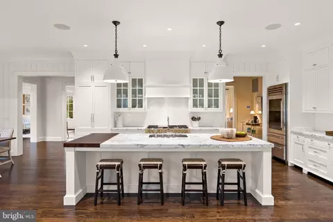 Kitchen - 1321 Darnall Dr, Mclean, VA 22101 photo 2 of 4