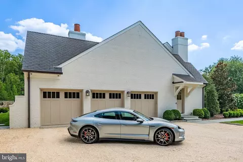 Exterior - 1321 Darnall Dr, Mclean, VA 22101 photo 11 of 11