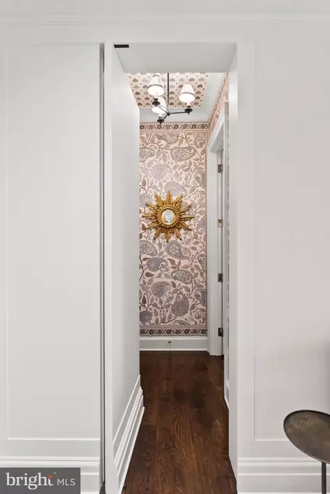 Entry Way - 1321 Darnall Dr, Mclean, VA 22101 photo 5 of 9