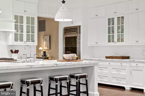Kitchen - 1321 Darnall Dr, Mclean, VA 22101 photo 3 of 4