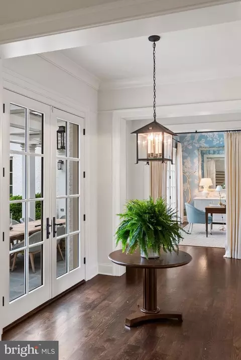 Entry Way - 1321 Darnall Dr, Mclean, VA 22101 photo 6 of 9