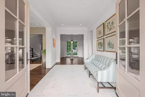 Entry Way - 1321 Darnall Dr, Mclean, VA 22101 photo 1 of 9